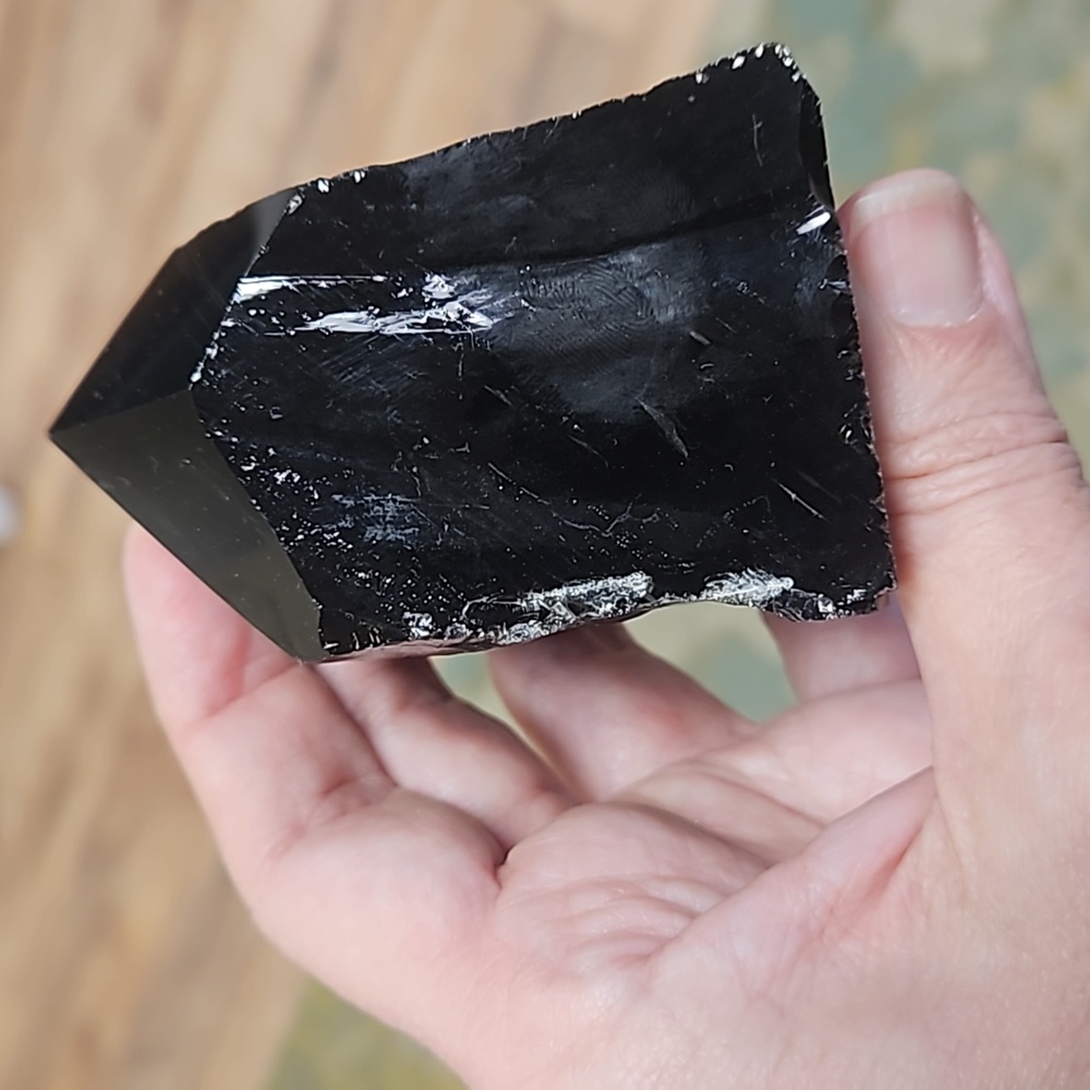 Black Obsidian Point Top - Picture 2 of 5